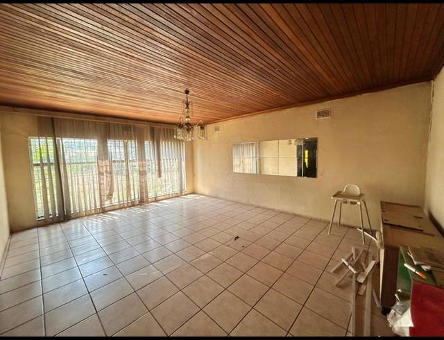 4 BEDROOM HOUSE FOR SALE IN STRUBENVALE